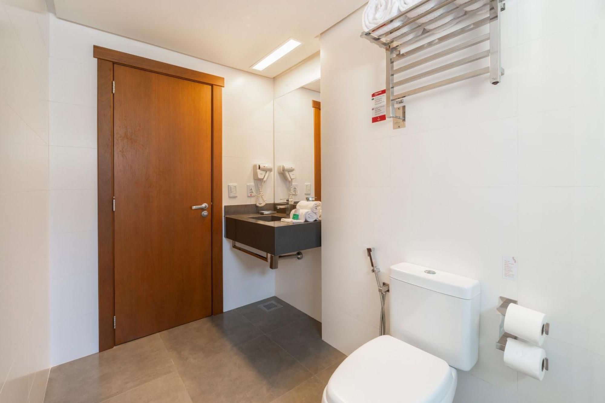 Hotel Laghetto Stilo Centro Gramado Ngoại thất bức ảnh Bathroom